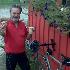 bill and world's largest donut, edna & lucy's, pownal, me