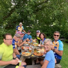 Sat-Aug-19-Lunch-at-Three-Robbers-Pub-after-the-ride-Unknown-photographer